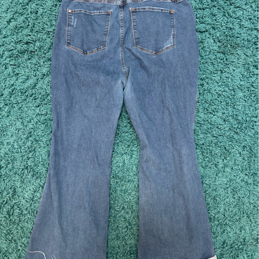 Judy Blue Flare Jeans in Classic Blue